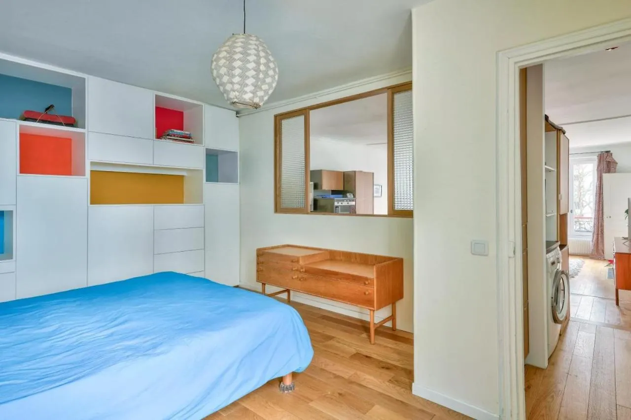 Cosy Apartment For 4 People - Paris 10 0*,